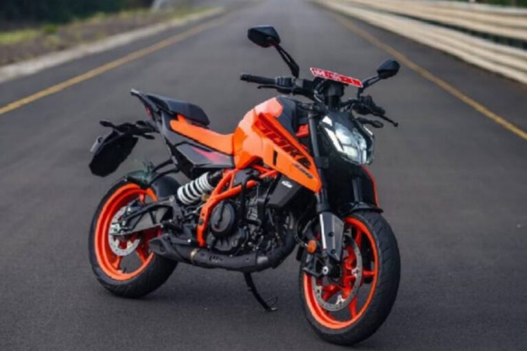 तुफानी फीचर्स के साथ गर्दा उड़ाने पेश हुई KTM 390 Duke बाइक, जानें डिटेल्स