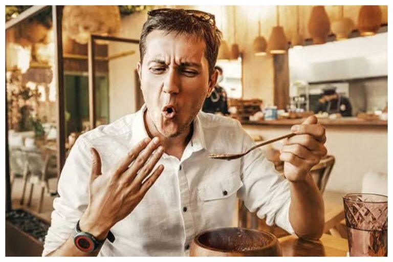 Health News: गर्मियों में खूब खाते हैं तीखा खाना तो हो जाएं सावधान, हो सकती है ये बीमारियां