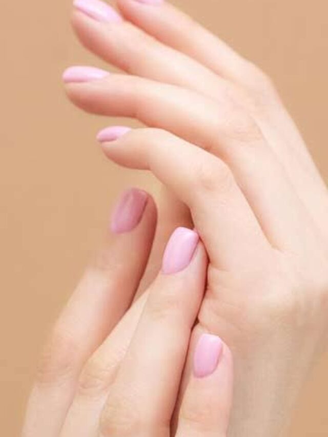 Beauty Tips: मौसम की वजह से हाथ हो गए हैं रूखे, तो हाथ मुलायम बनाने के लिए अपनाए ये टिप्स