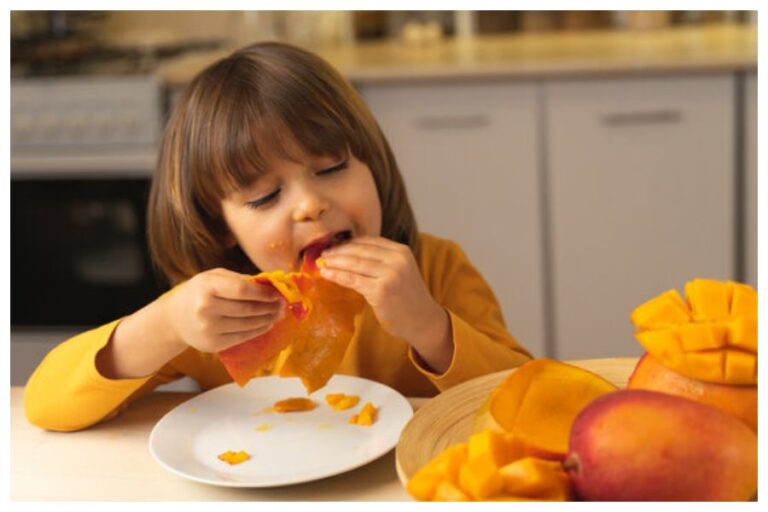 Mango Eating Precautions: आम खाने के बाद ना खाएं ये 6 चीजें, नहीं तो होगा शरीर को नुकसान