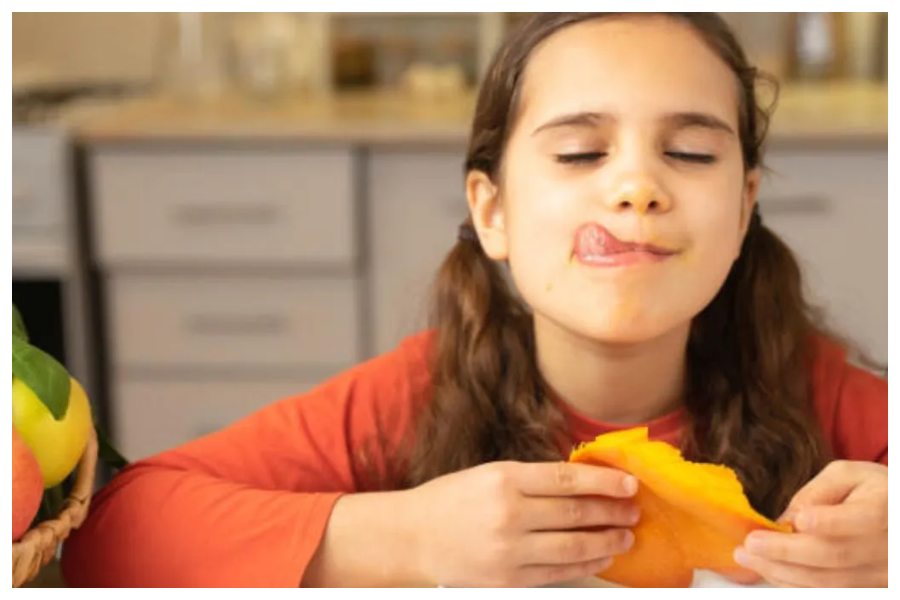 Mango Eating