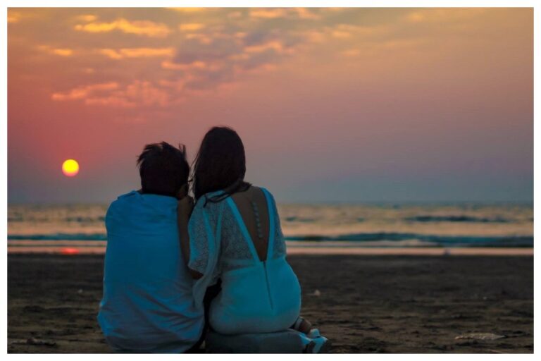 Mumbai Dating Places: पार्टनर संग बिताने हैं प्यार के दो पल तो मुंबई की ये जगहें Dating के लिए परफेक्ट..
