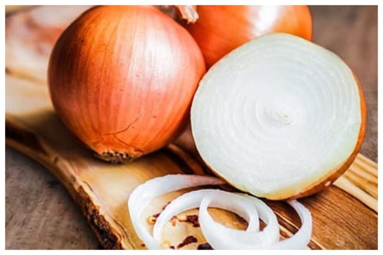 Onion Benefits In Summer: गर्मी से बचने के लिये अपने खाने में जरूर शामिल करें प्याज, जानें इसके फायदे