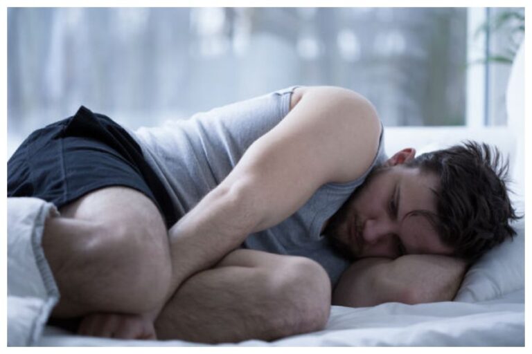 Sleeping Hunger Stomach Side Effects: रात को ना सोएं भूखे पेट, नहीं तो शरीर को होंगे ये बड़े नुकसान