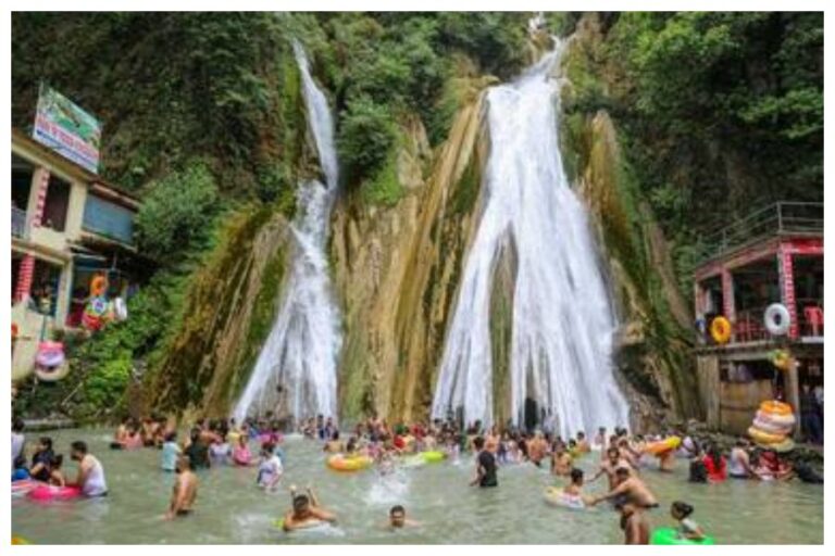 Summer Visiting Plan: गर्मियों में वीकेंड ट्रिप कर रहे प्लान, इन जगहों पर जाएं, नहीं करेगा मन वापस आने का