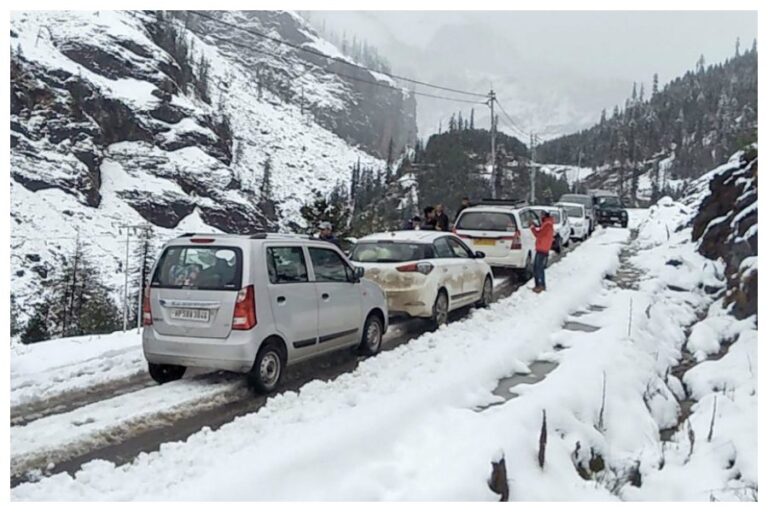 Summer Visiting Plan: गर्मी में लेना है सर्दी का मजा तो बना लें यहां घूमने का प्लान