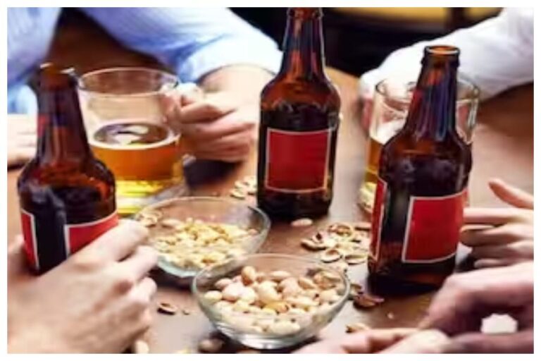 Alcohol drinkers: शराब पीते वक्त इन चीजों को खाने से करें परहेज, नहीं तो शरीर को होगा बड़ा नुकसान