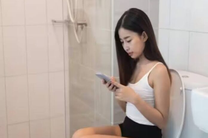 Stop Using Mobile Phone In Toilet Stop Using Mobile Phone In Toilet