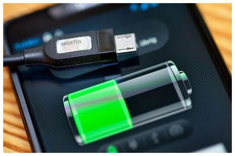 Smartphone Battery Tips: बार-बार चार्ज स्मार्टफोन चार्ज करने की झंझट खत्म, इन टिप्स से दोगुना चलेगी बैटरी