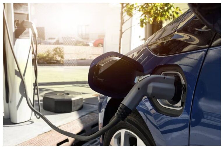 Electric Vehicle Driving Tips: भयंकर गर्मी में इलेक्ट्रिक कार चलाते समय इन जरूरी बातों का रखें ध्यान