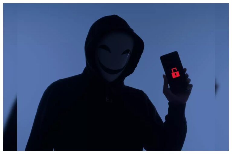 Phone Calls Hacked: कोई तीसरा तो नहीं सुन रहा आपकी सीक्रेट कॉल? ऐसे करें चेक