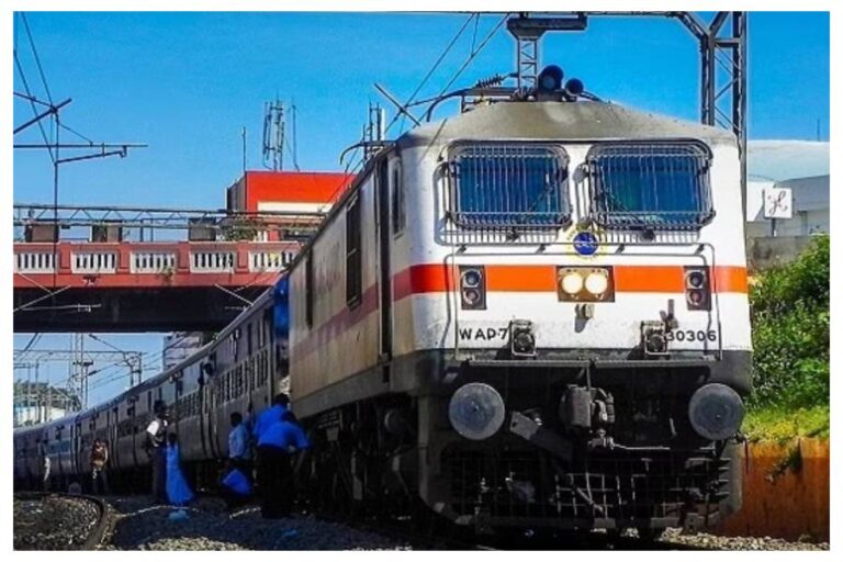 Insurance Plan By Railway: रेलवे का सिर्फ 45 पैसे में 10 लाख का इंश्योरेंस, अप्लाई करने का पूरा प्रोसेस जानें यहां