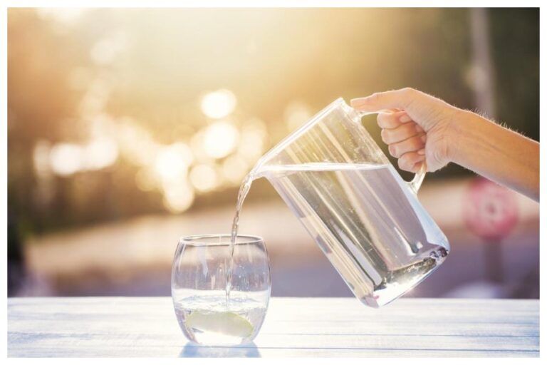Water Drinking Limit Everyday: गर्मी के दिनों में रोज कितना पानी पीना चाहिए? यहां जानिए