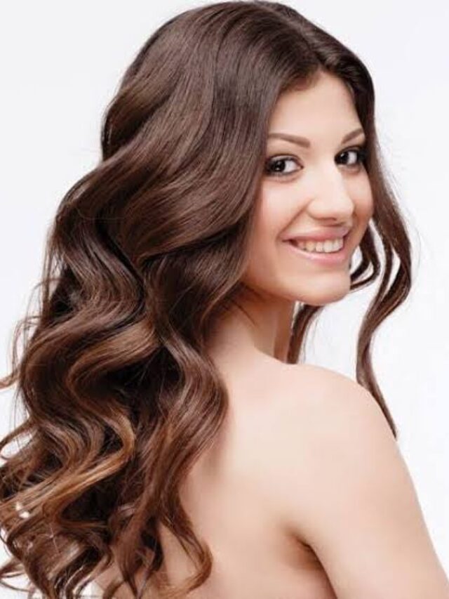 Hair Care Tips: चाहते हैं खूबसूरत और घने बाल तो आज ही डाइट में शामिल करें ये फूड्स, चंद दिनों में दिखेगा असर