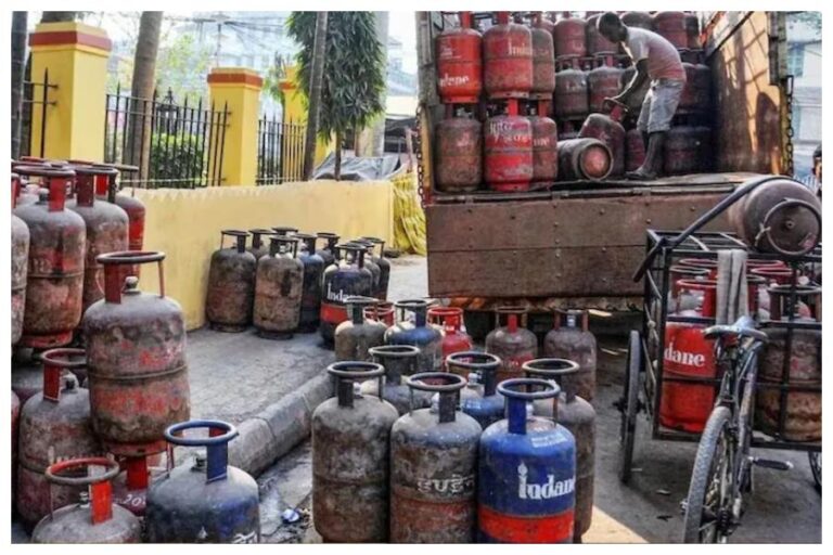 LPG Price Cut From 01st June: खुशखबरी! आज से सस्ता हुआ एलपीजी सिलेंडर, यहां जानें नए रेट