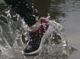 How Dry Shoes During Rainy Season_