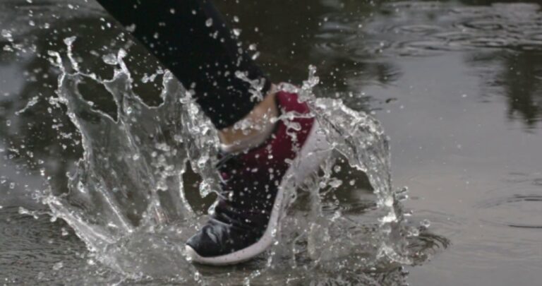 How Dry Shoes During Rainy Season_