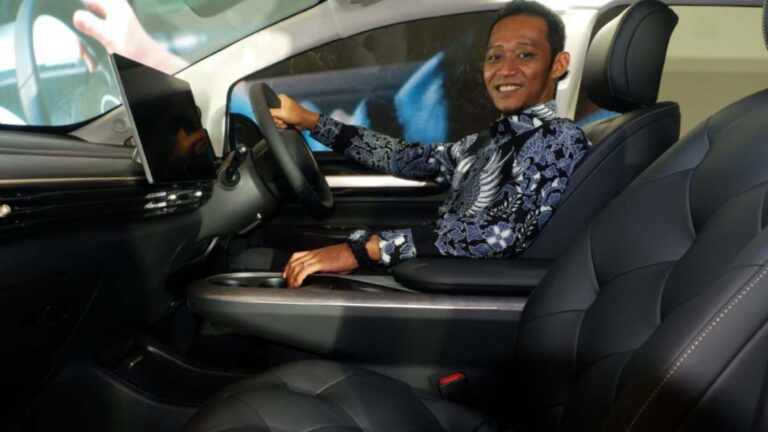 इस कार के आगे हाई सेल हैचबैक और एसयूवी भी हो जाएंगी फेल, 606 लीटर का बूट स्पेस