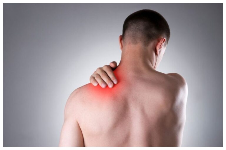 Shoulder Cracking: क्या आपके कंधे से भी आती है कट-कट की आवाज, तो ये हो सकते हैं कारण