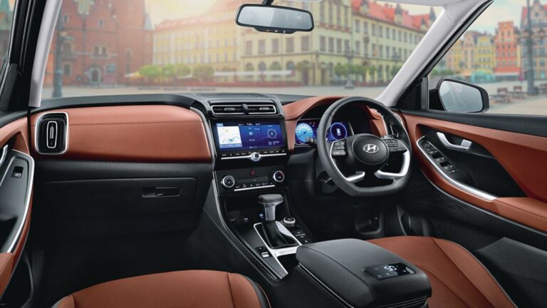 Hyundai की इस 7 Seater धाकड़ कार पर मिल रहा 85000 का डिस्काउंट, बड़ी सनरूफ और टच स्क्रीन