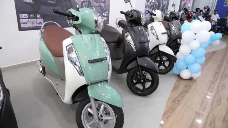 16 कलर ऑप्शन, 52 की माइलेज, Suzuki के इस नए स्कूटर पर मरती हैं लड़कियां