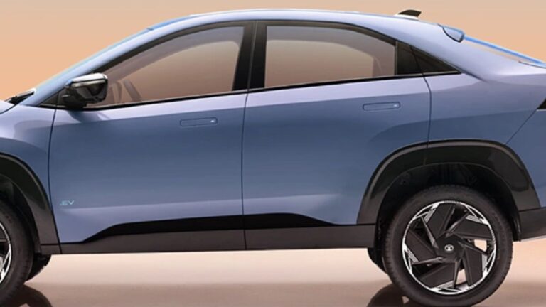 Tata की ये नई कार लोगों के हाथ में आते ही उड़ गए सबके होश, 12 घंटे में 56 लोग ले गए घर