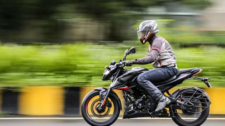 150cc में मिल रही ये सस्ती बाइक, मिडिल क्लास के लिए हैं बेस्ट, जानें कीमत और माइलेज  