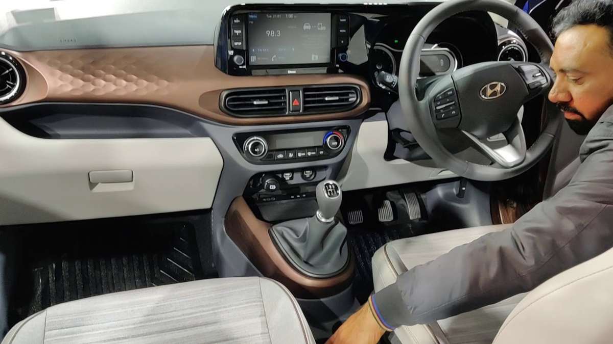 hyundai aura interior