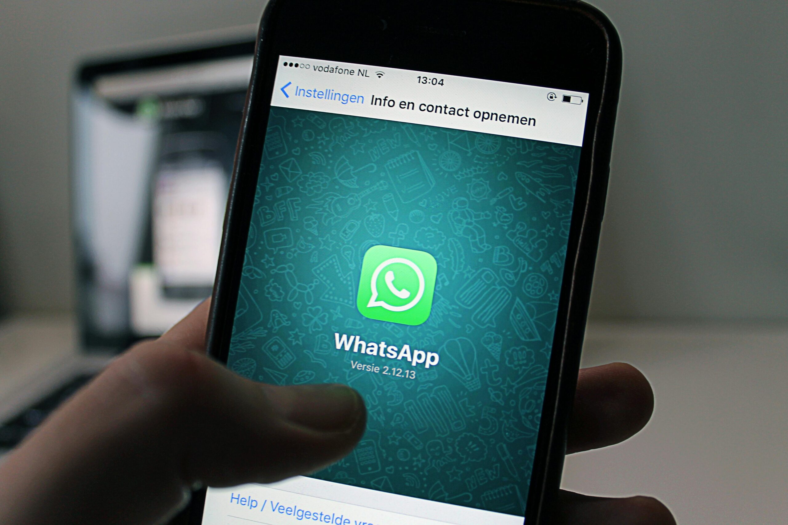 whatsapp-new-feature-like-status whatsapp-new-feature-like-status