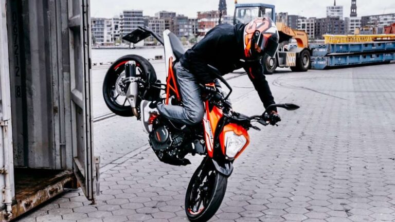 दिवाली पर धूम मचाने आ गई KTM की ये नई बाइक, कीमत और लुक्स में सबको किया ‘फेल’