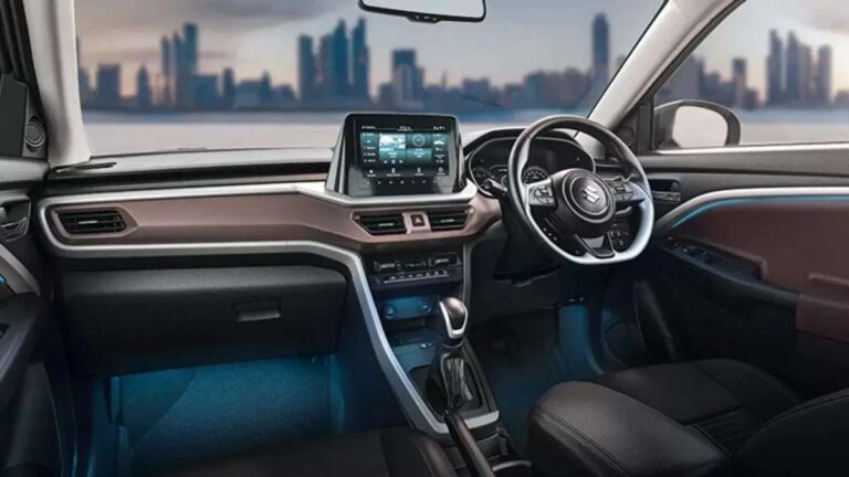 8 लाख में मिल रही Maruti की ये कार, 25 की माइलेज और सनरूफ