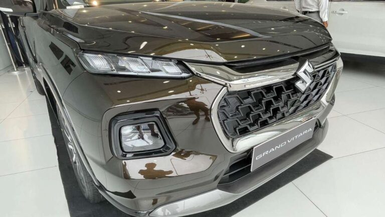 Maruti ने लॉन्च की नई कार, 27 की माइलेज और हाइब्रिड इंजन, जानें कीमत
