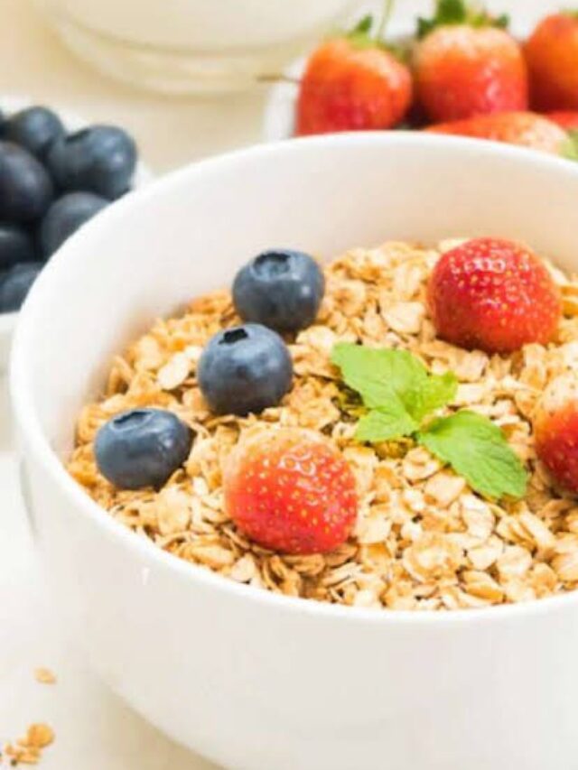 Health Tips: रोजाना ओट्स का करते हैं सेवन तो हो जाएं सावधान, वरना हो सकती है गंभीर बीमारियां