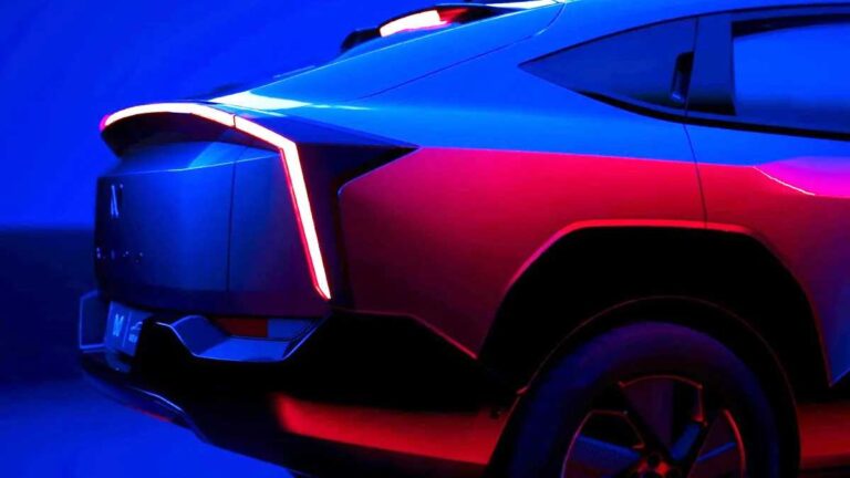 Mahindra चुपके से ले आया नई कार, अब खरीदने के लिए नए साल का क्यों करें इंतजार?