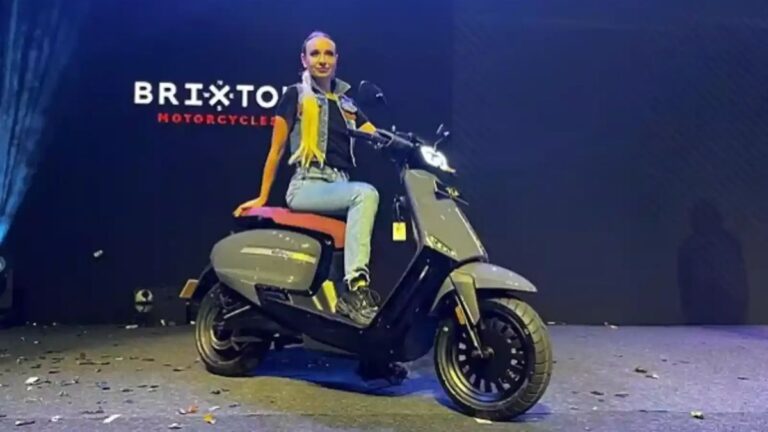 इंडिया में पहला इटालियन स्कूटर लॉन्च, सिंगल चार्ज पर देगा 130 किलोमीटर की रेंज