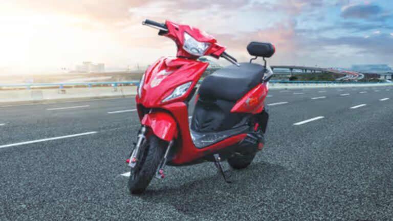 61991 रुपये में मिल रहा ये स्टाइलिश EV Scooter, हाई स्पीड और सॉलिड बॉडी