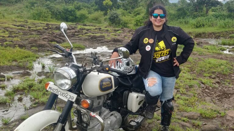 Royal Enfield की इस बाइक में 5 कलर ऑप्शन और 4 वेरिएंट, जानें कीमत