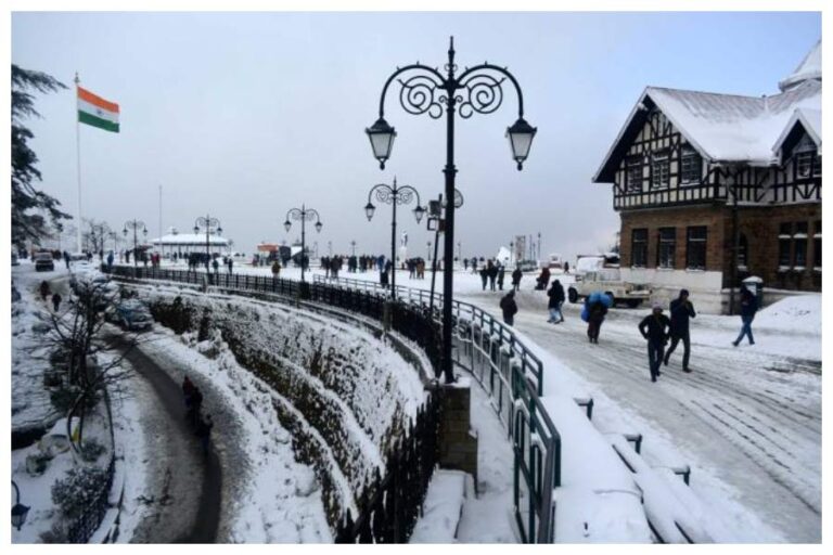 Snow Falling Places In Winter: बर्फबारी का मज़ा लेने के लिए ये हैं सबसे बेस्ट जगहें, आप भी जरुर जाएं..