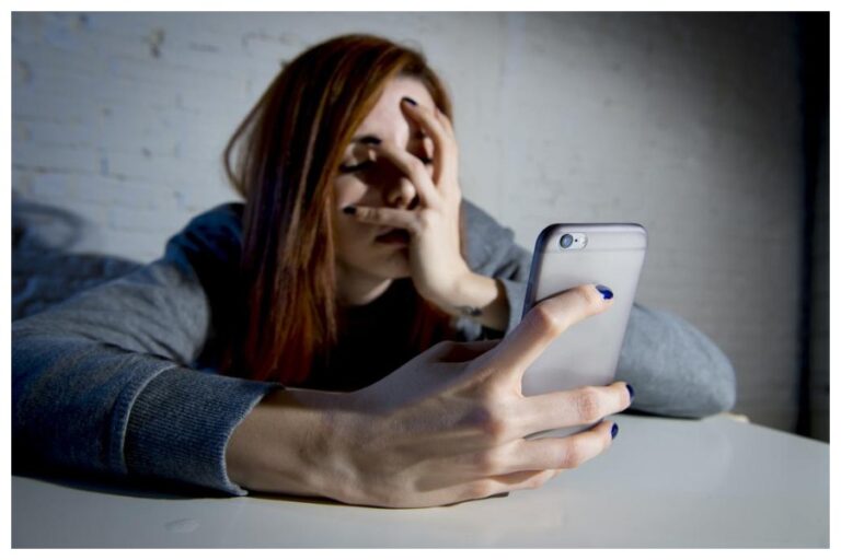No WhatsApp In Phones: अगर आपके पास भी है मोटोरोला, सोनी समेत सैमसंग के ये सब फोन, तो नहीं चलेगा अब से व्हाट्सऐप