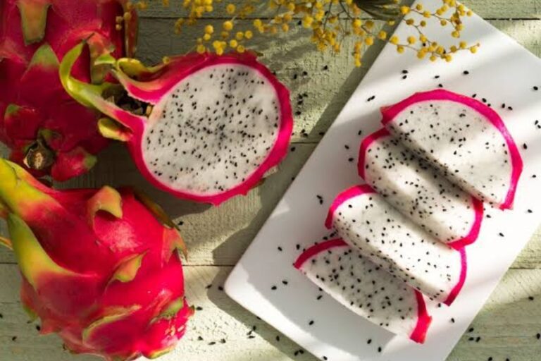 Dragon Fruit: कैंसर से लेकर डायबिटीज तक…अमृत के समान फायदेमंद है ये फल, गंभीर बीमारियों को करता है दूर