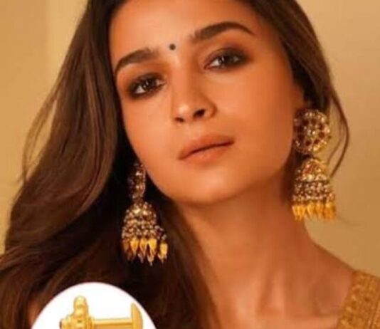 Raksha Bandhan  Earrings Design:  रक्षाबंधन के दिन ट्राई करें झुमको के ये खूबसूरत डिजाइन, लगेंगी सबसे हटके Raksha Bandhan Earrings Design