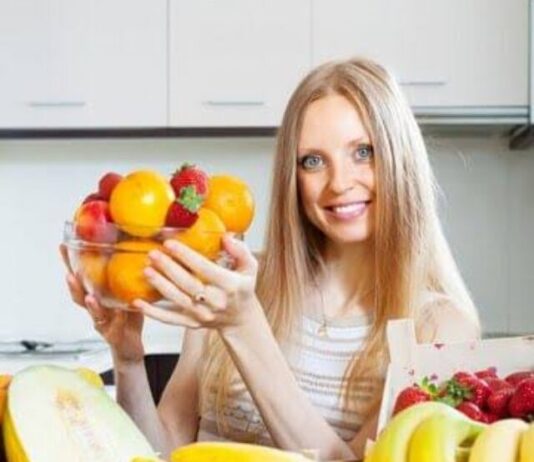 Healthy fruits for skin: त्वचा को कोमल और खूबसूरत बनाने के लिए डाइट में शामिल करें ये फ़ूड्स Healthy fruits for skin