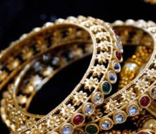 Haritalika Teej 2025: हरितालिका तीज के दिन ट्राई करें कंगन के ये लेटेस्ट डिजाइन, 10 गुना बढ़ जाएगी खूबसूरती Haritalika Teej 2025