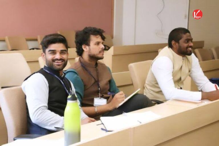 Success Story: बस ड्राइवर का बेटा, साइबर कैफे में नौकरी… तीन बार की नाकामी के बाद बना IAS! पढ़े मोइन अहमद की कहानी 